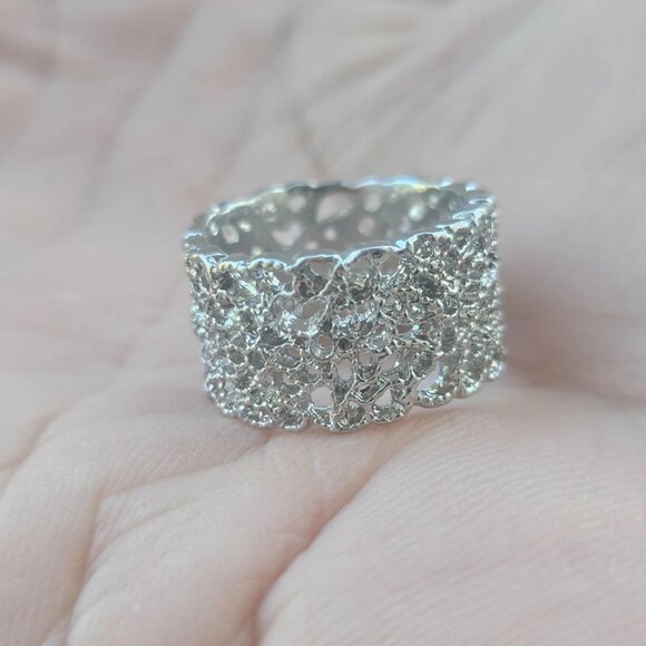 Fashion Ring Band Silver Tone Wide Finger Band Fashion Jewelry Size 6.5 New - Picture 11 of 11